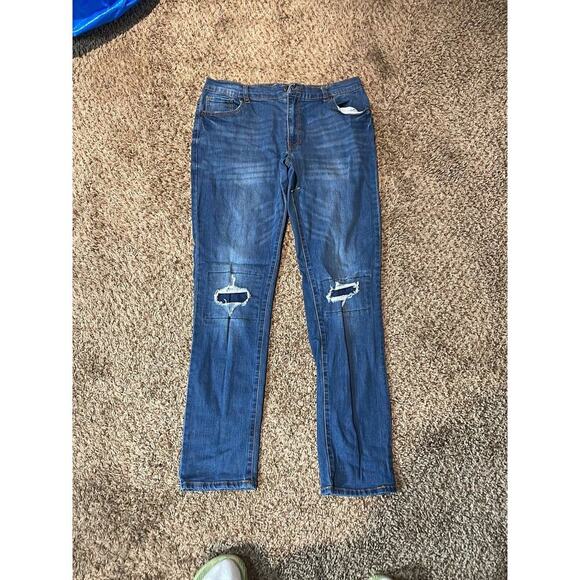 Epic Threads Slim Straight Blue Denim Women Jeans Size 20 - Picture 1 of 3